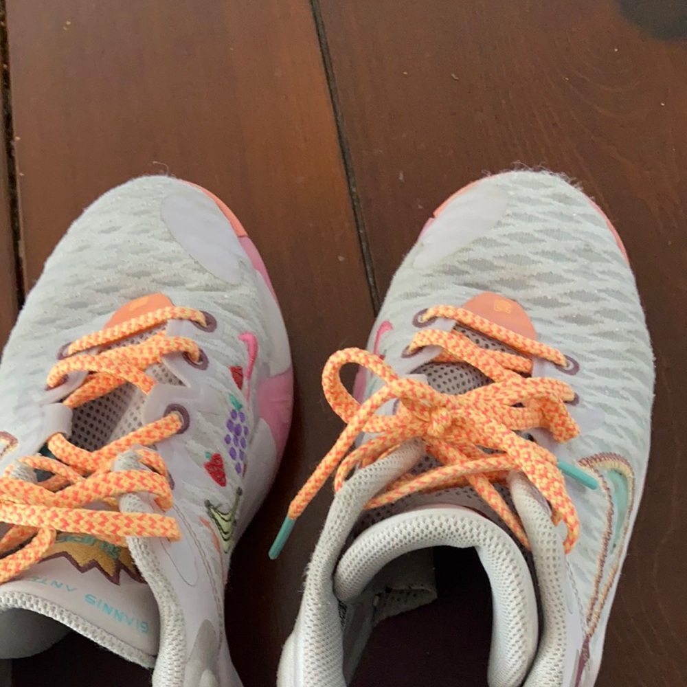 size 6.5 limited edition super smoothie paul george basketball shoes